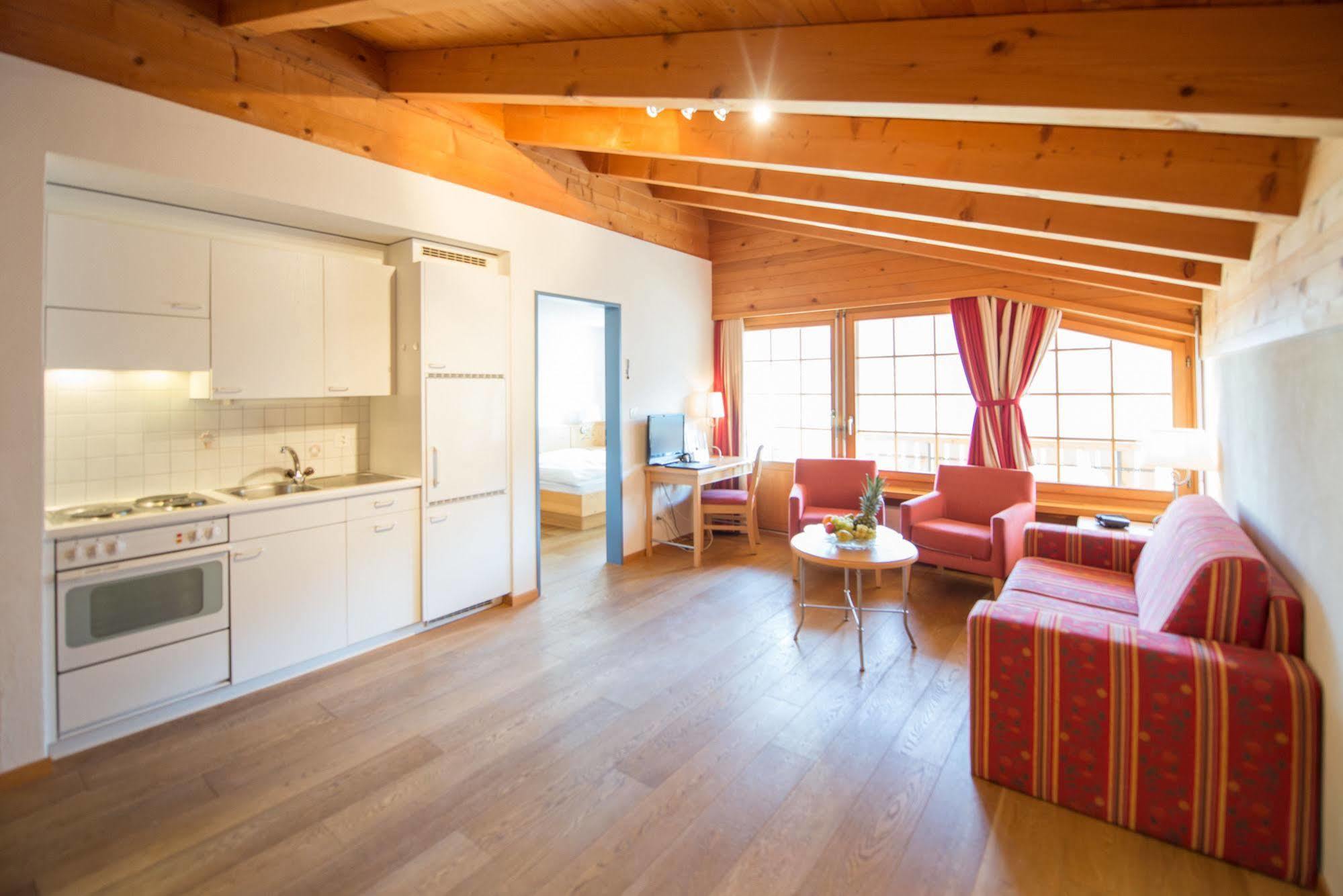 Aparthotel Muchetta Wiesen エクステリア 写真
