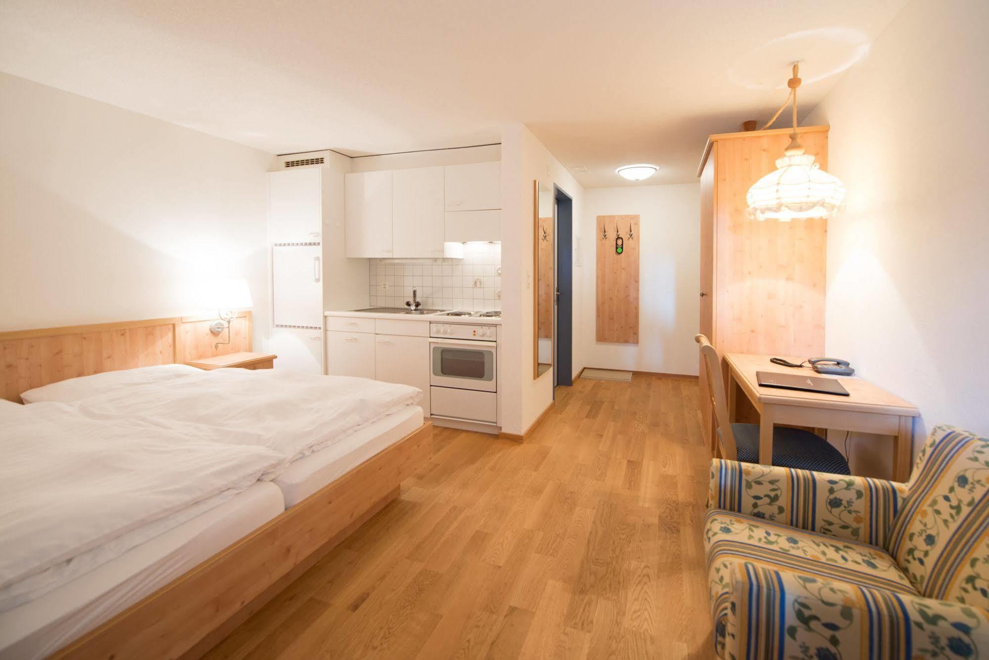 Aparthotel Muchetta Wiesen エクステリア 写真